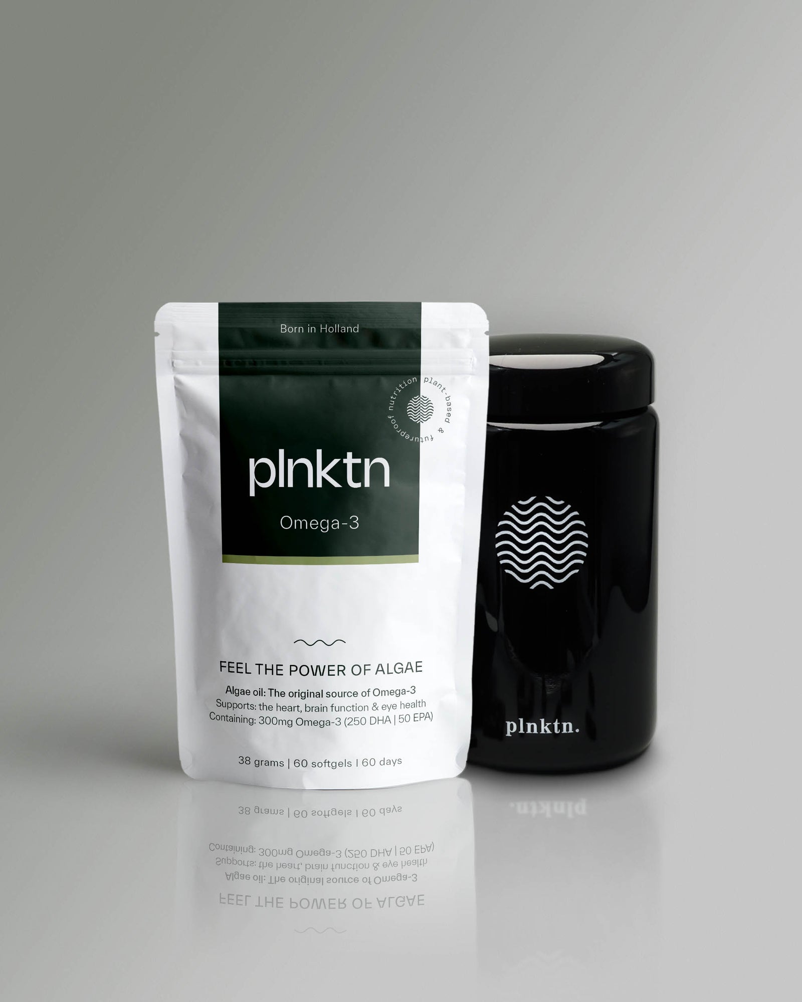 Omega-3 in violet glazen pot